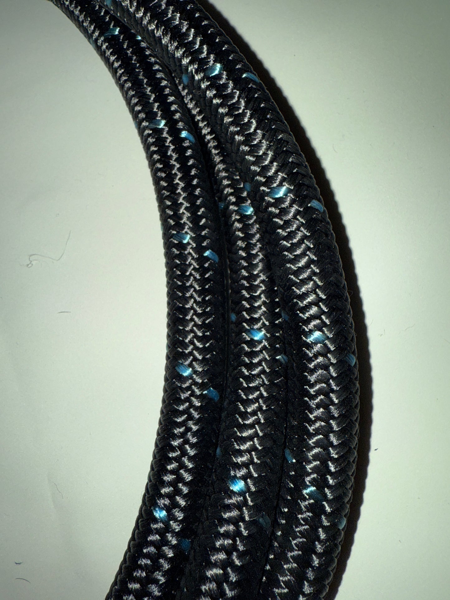 Russell -8AN Black Nylon Hose With Blue Tracer